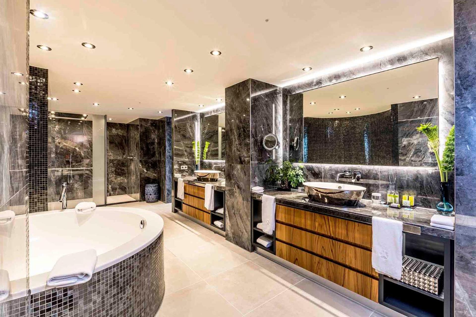 Okura – The Leading Of The World 5*